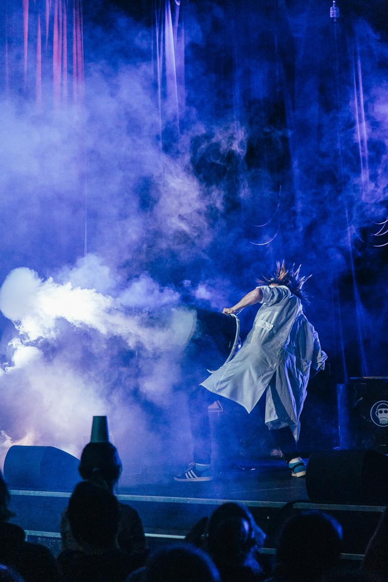 Die interaktive Wissenschaftsshow Professor Bummbastic mit KNALLEGRA