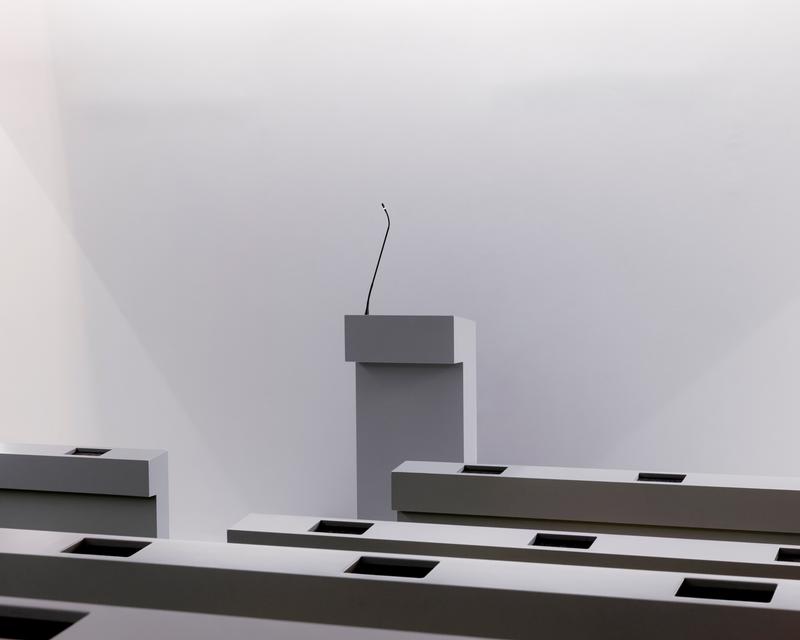 Das Neue Museum Nürnberg zeigt die Fotoausstellung „Jan A. Staiger. A circle of 12 gold stars“