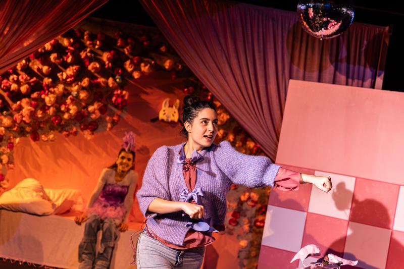 „Alle außer das Einhorn“ am Staatstheater Meiningen