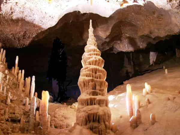 Barbarossa in der Teufelshöhle
