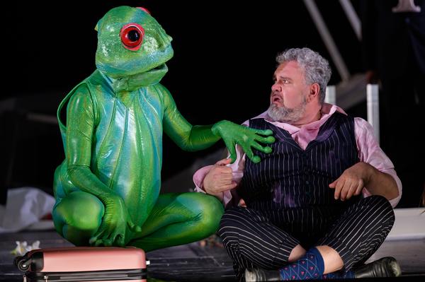 Das Libretto von Jacopo Ferretti geht auf das bekannte Märchen „Cendrillon“ aus Charles Perraults Sammlung zurück