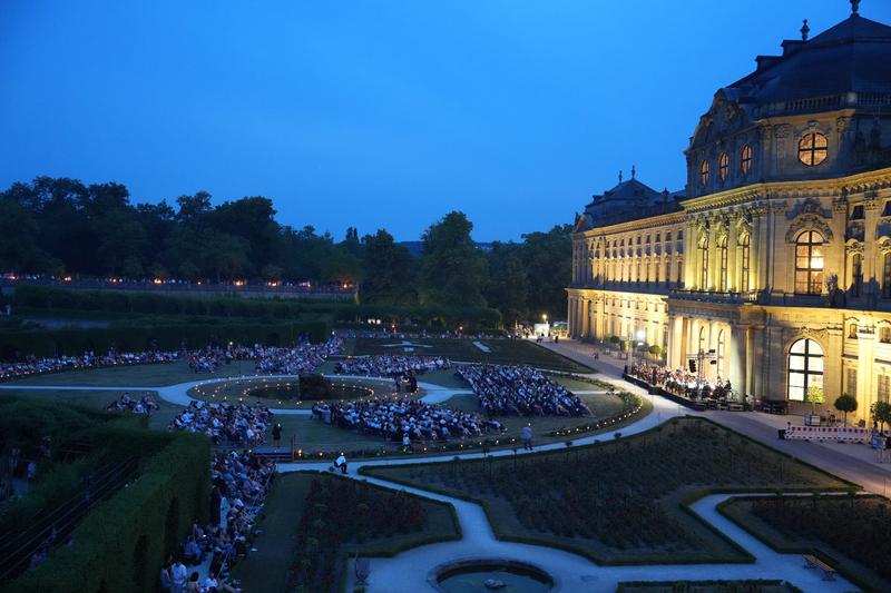 Mozartfest Würzburg: „Nachtmusik“ im Hofgarten der Residenz