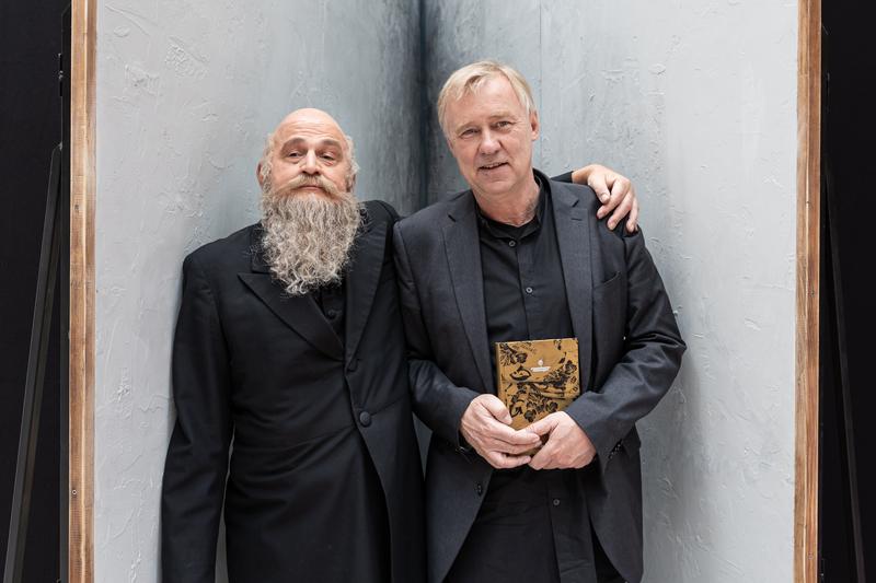 Jubilar Herzog Georg II. (gespielt von Matthias Herold) und Intendant Jens Neundorff von Enzberg