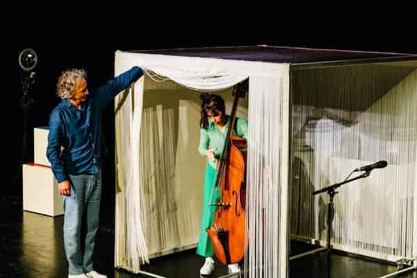 "Viele kleine Elefanten" im Theater Pfütze