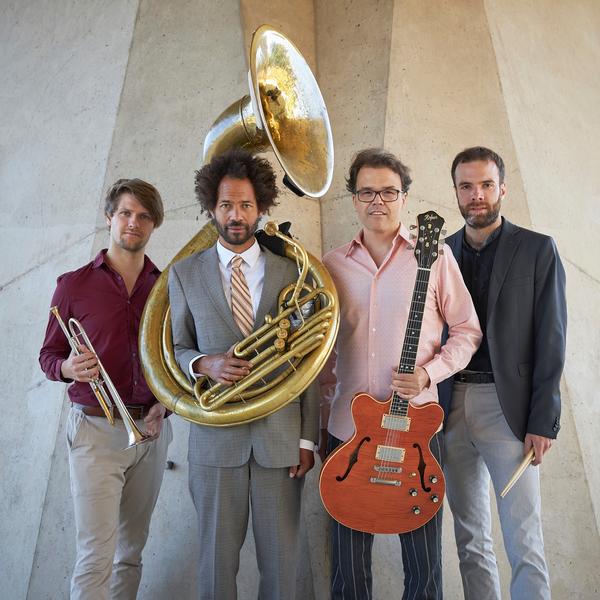the new hot spielen bei der Jubiläumsreise der Tauberphilharmonie 