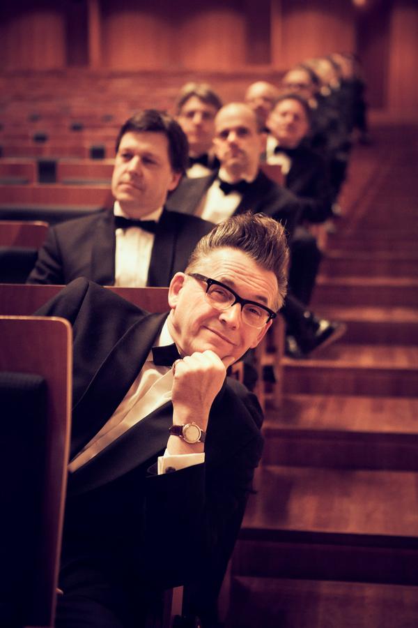 Götz Alsmann steht am 30. April auf der Bühne der Eventarena des FV
