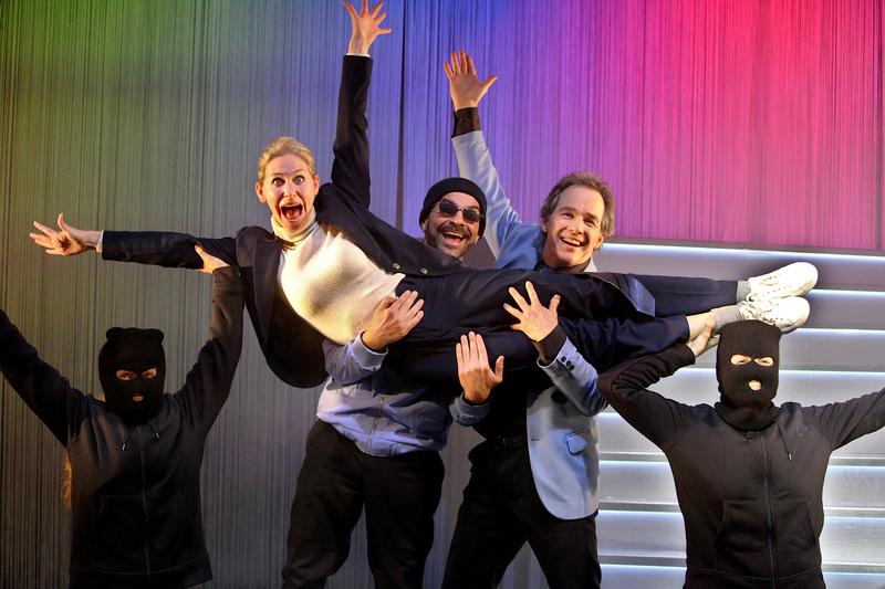 Das satirische Theaterstück „PUTSCH - Anleitung zur Zerstörung einer Demokratie“