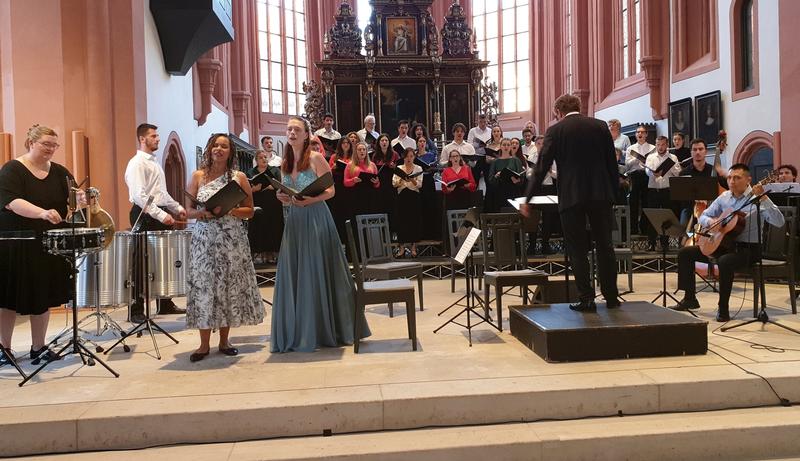 Latino Sacro treten in der Stadtkirche auf