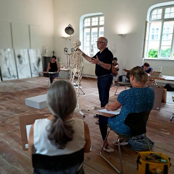 Aktzeichenkurs im Atelier des Sesslacher Künstlers Andreas Krämmer 
