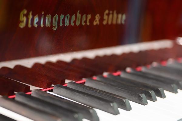 Die Bayreuther Klavier-Manufaktur Steingraeber gehört im Bereich der Tasteninstrumente zu den führenden Werkstätten