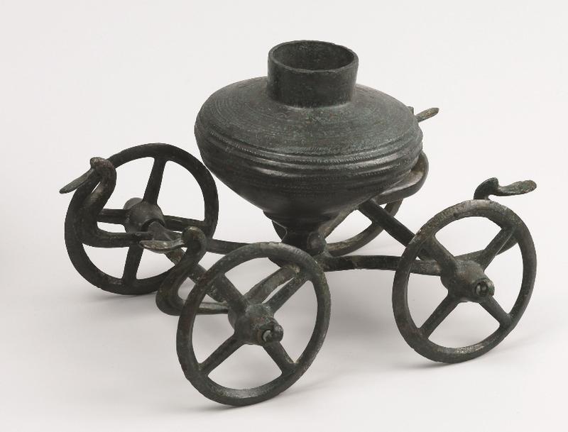 Kesselwagen, Gaukönigshofen-Acholshausen, um 1.000 v. Chr., Museum für Franken