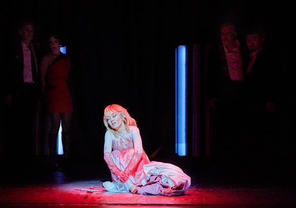 Lucia di Lammermmor am Mainfranken Theater Würzburg: Akiho Tsujii als Lucia