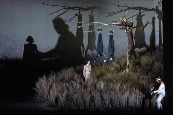 Barrie Koskys mitreißende Inszenierung von Nikolai Rimsky-Korsakows Oper „Der goldene Hahn“ überzeugt auch an Berlins Komischer Oper restlos