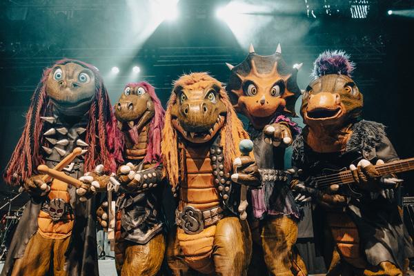 Die Dino-Rockband „Heavysaurus“ begeistert große und kleine Rock-Fans