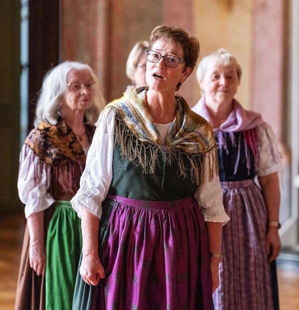 CHORschätze 2022: Das Folkloreensemble NaRennweg im Festsaal der Rudolstädter Heidecksburg