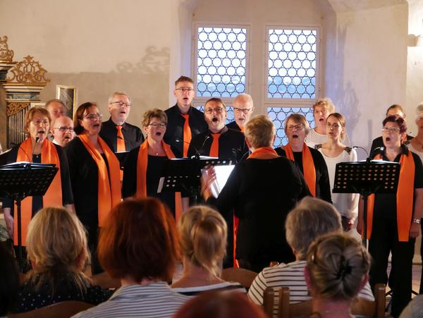 CHORschätze 2022: Der GC Dreiklang aus Bad Lobenstein im Rittersaal von Schloss Burgk 