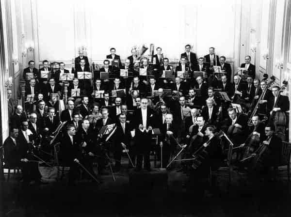 Hofer Symphoniker mit GMD Karl Friderich, 1954  im Theater Hof