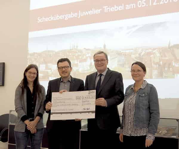 Scheckübergabe Juwelier Triebel