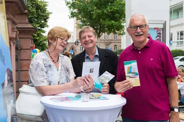 Mit den Kunstvilligen unter dem Vorsitz von Günter Glaser (rechts) besitzt die Kunstvilla seit 2014 einen tatkräftigen Unterstützerkreis