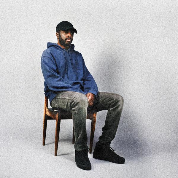 Der britische Crossover-Pianist Alfa Mist 