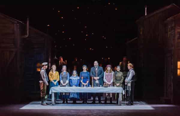 Szene aus „Anatevka“ in der Musikalischen Komödie Leipzig