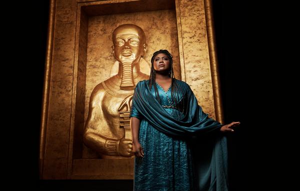 Angel Blue in der Titelrolle von Verdis „Aida“