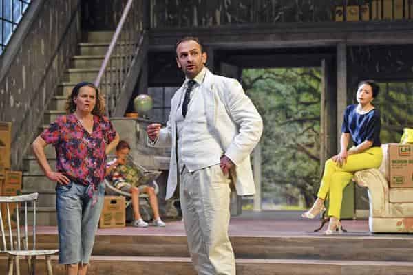 Szene aus „Appropriate“ auf der Bühne des Bamberger ETA Hoffmanns Theater