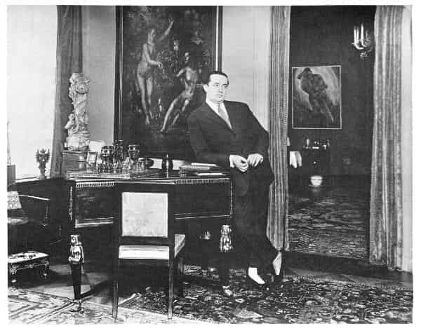 Wolfgang Gurlitt im Arbeitszimmer seiner Galerie in der Potsdamer Straße, Berlin, um 1925