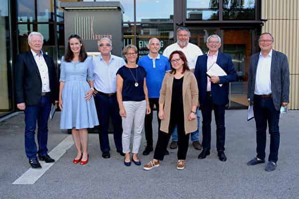 Von links nach rechts Wilfried Kämper (Wirtschaftsclub), Schirmherrin Tanja Kinkel, Schirmherr Nevfel Cumart, Melanie Dirauf (Sankt Michaelsbund), Wolfgang Heyder (Veranstaltungsservice Bamberg), Asli Heinzel (OSIANDER), Klaus Stieringer (Stadtmarketing Bamberg), Landrat Johann Kalb, Oberbürgermeister der Stadt Bamberg Andreas Starke.