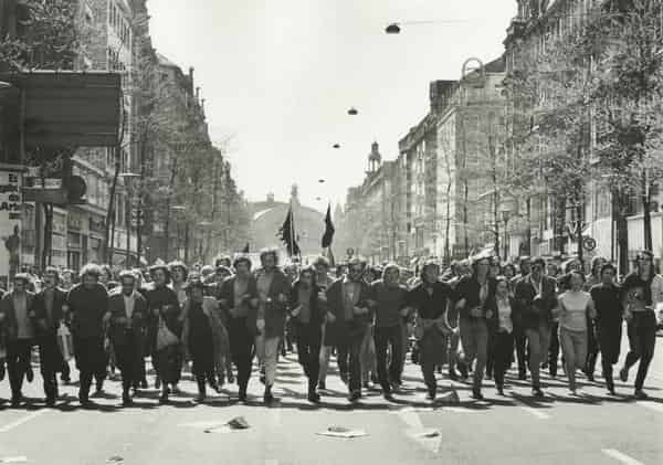 Demonstration gegen den Vietnamkrieg, Frankfurt am Main, Kaiserstraße, 1970