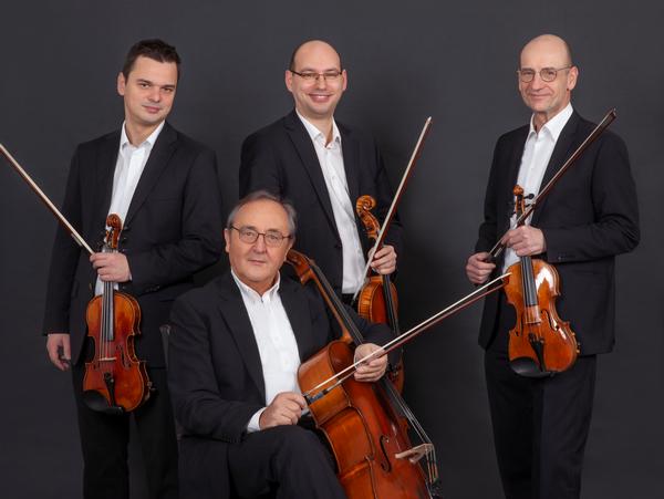 Das Bamberger Streichquartett: Milos Petrovic, Andreas Lucke, Branko Kabadaic Karlheinz Busch