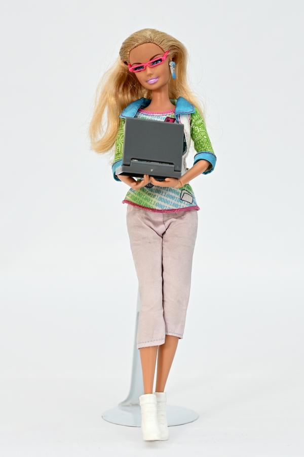 Das Deutsche Spielzeugmuseum in Sonneberg zeigt eine Ausstellung zu Barbies