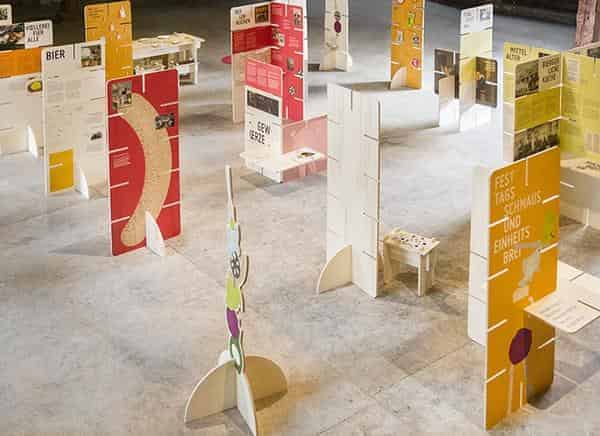 Blick in die Ausstellung" Festtagsschmaus und Einheitsbrei" im Haus der fränkischen Geschichte, Museen Burg Abenberg