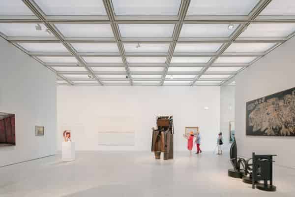 Museum Wuerth 2, Ausstellungsraum mit Tageslichtatmosphaere