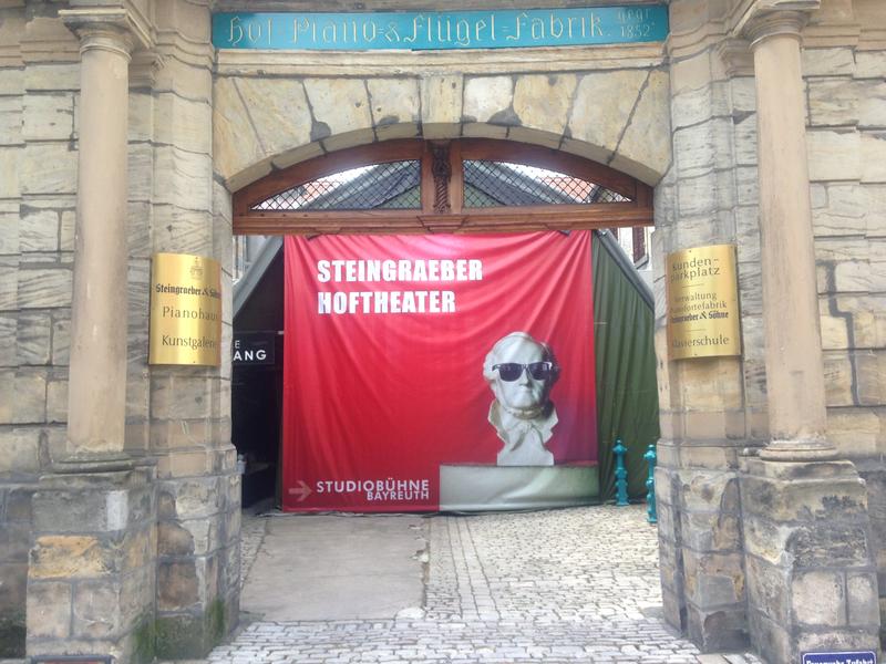 „DER RING Rebootet  – Wagners Ring komplett durch“ im Hoftheater Steingraeber in Bayreuth