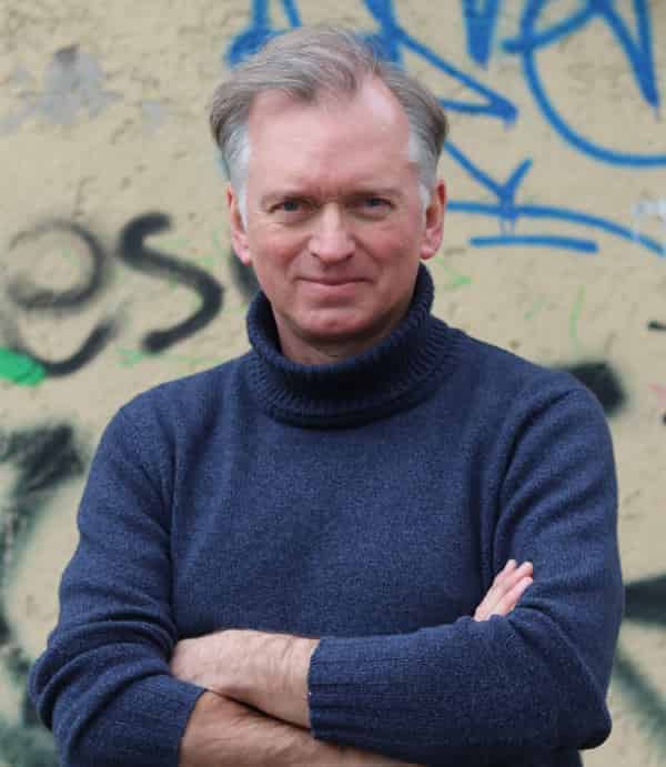 Es wird tiefgreifend, wenn Christian Springer am 30. November in Erlangen gastiert.