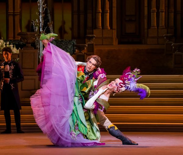 Das Royal Ballet mit „Cinderella“