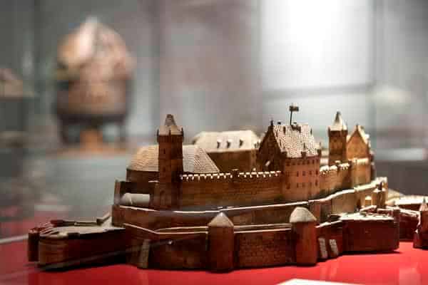 Blick in die Ausstellung im STUDIO der Veste Coburg 