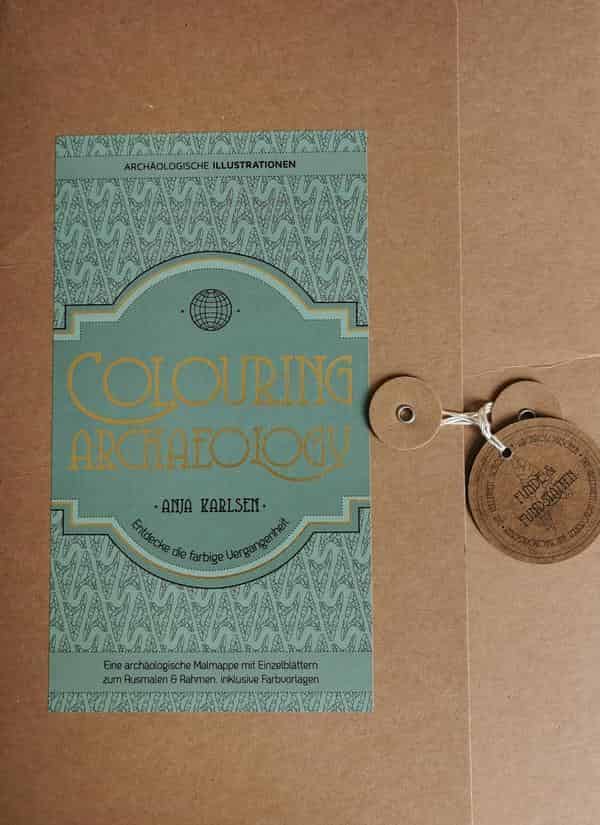 Buchcover "Colouring Archaeology"