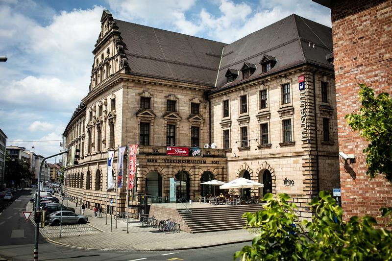Außenansicht des neuen Verkehrsmuseums in Nürnberg
