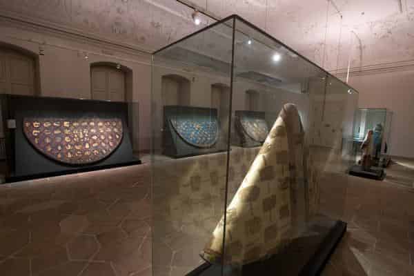 Steinsaal mit allen Kaisergewändern, Diözesanmuseum Bamberg 