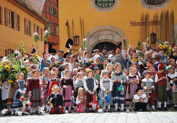 Die Kinderzeche in Dinkelsbühl ist ein altes Kinder- und Heimatfest 