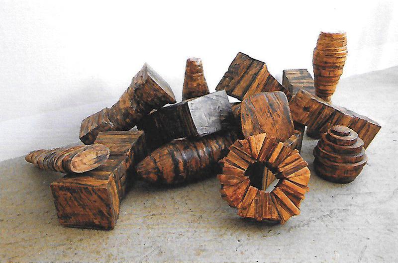Diverse Abstandshalter und Fluchtwerkzeuge, Holz