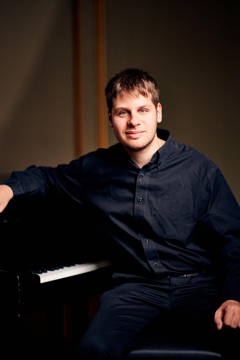 Dmitry Yudin präsentiert sich beim Kissinger KlavierOlymp