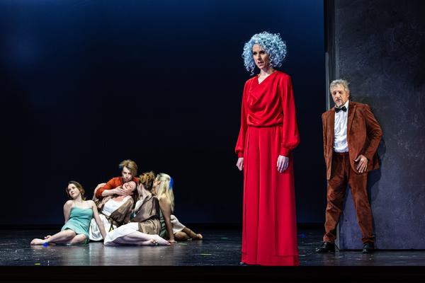 Vendetta oder Gerechtigkeit? Am Landestheater Coburg wird aus Mozarts „Don Giovanni“ eine rabenschwarze Komödie gemacht