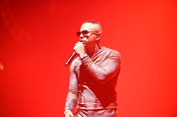 Deutschrapper Luciano bringt die Arena Nürnberg mit prügelnden Basslines zum pulsieren.