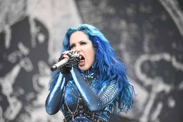 Arch Enemy Frontfrau Alissa White-Gluz servierte ihren Anhängern ein monströses Brett an guturalem Gesang. Wow!