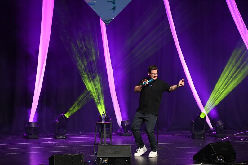 Chris Tall überzeugte sein Publikum in Suhl: Keep laughin!