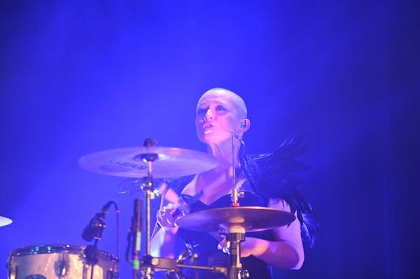 Mono Inc. mit Drummerin Katha Mia begeistern das ausverkaufte Bayreuther Zentrum