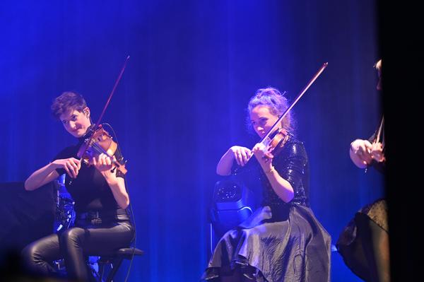 Das bezaubernde Streichquartett Eklipse begleitete Mono Inc. bei der symphonischen Tour